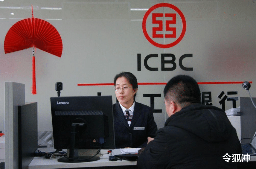 穿衣搭配|又一“正式编制”公开招聘，10万年薪无需加班，往届生报名更吃香