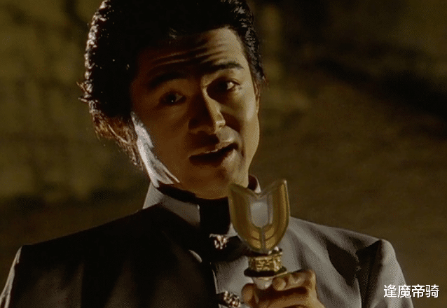 隱藏身份|同樣是日本特攝劇，奧特曼需要隱藏身份，假面騎士為什么不用？