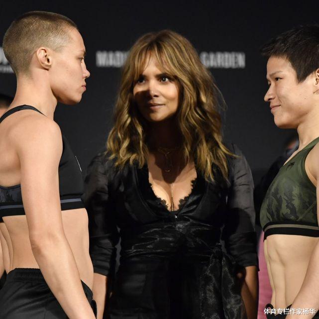 张伟丽|哈利贝瑞主动拥抱！张伟丽疑似不认识她，根本没正眼瞅好莱坞女星