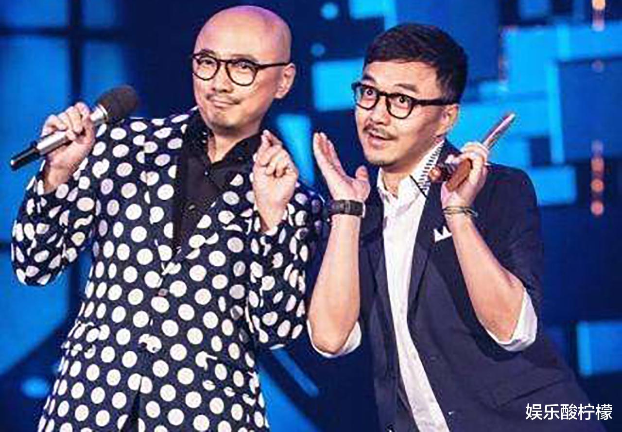 明星素颜|央视主持人撞脸吴京，网友：不是在拍《水门桥》吗，咋改行了