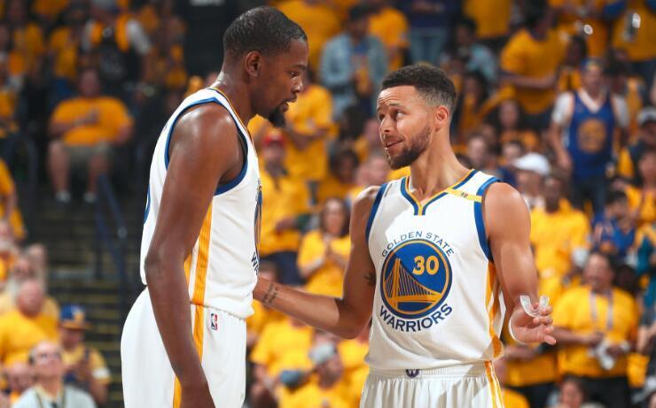 克里斯·保罗|NBA巨星季后赛命中率低于30%的次数排名，谁在季后赛里更低迷？