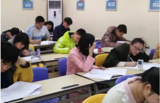 糯妈育儿经|中小学学制将调整成“522”？教育部已辟谣，家长们总算放心了