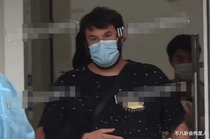 奚梦瑶|?奚梦瑶产后四肢纤细，出行获保镖护送，生产坐月子花超30万