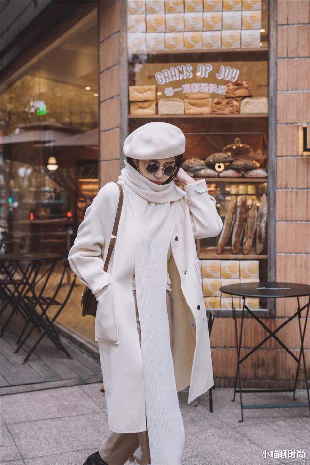 小喵聊时尚 懂打扮的中年女人不显老!3种围巾+帽子的搭配法则,好看又不老气