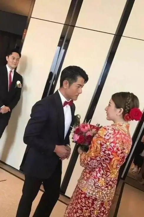 郭富城|身家20亿，让老婆坐经济舱的郭富城，鸡贼到了什么程度？