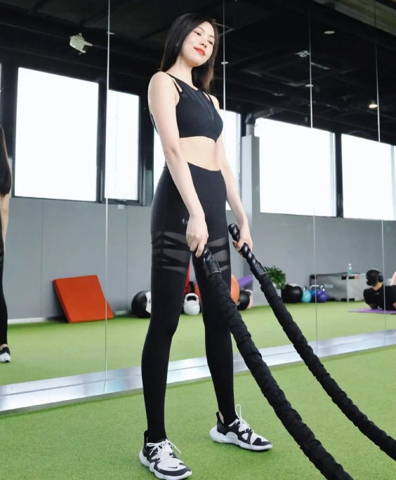 健身|健身博主在线分享腰臀比塑形技巧，别只知道减肥