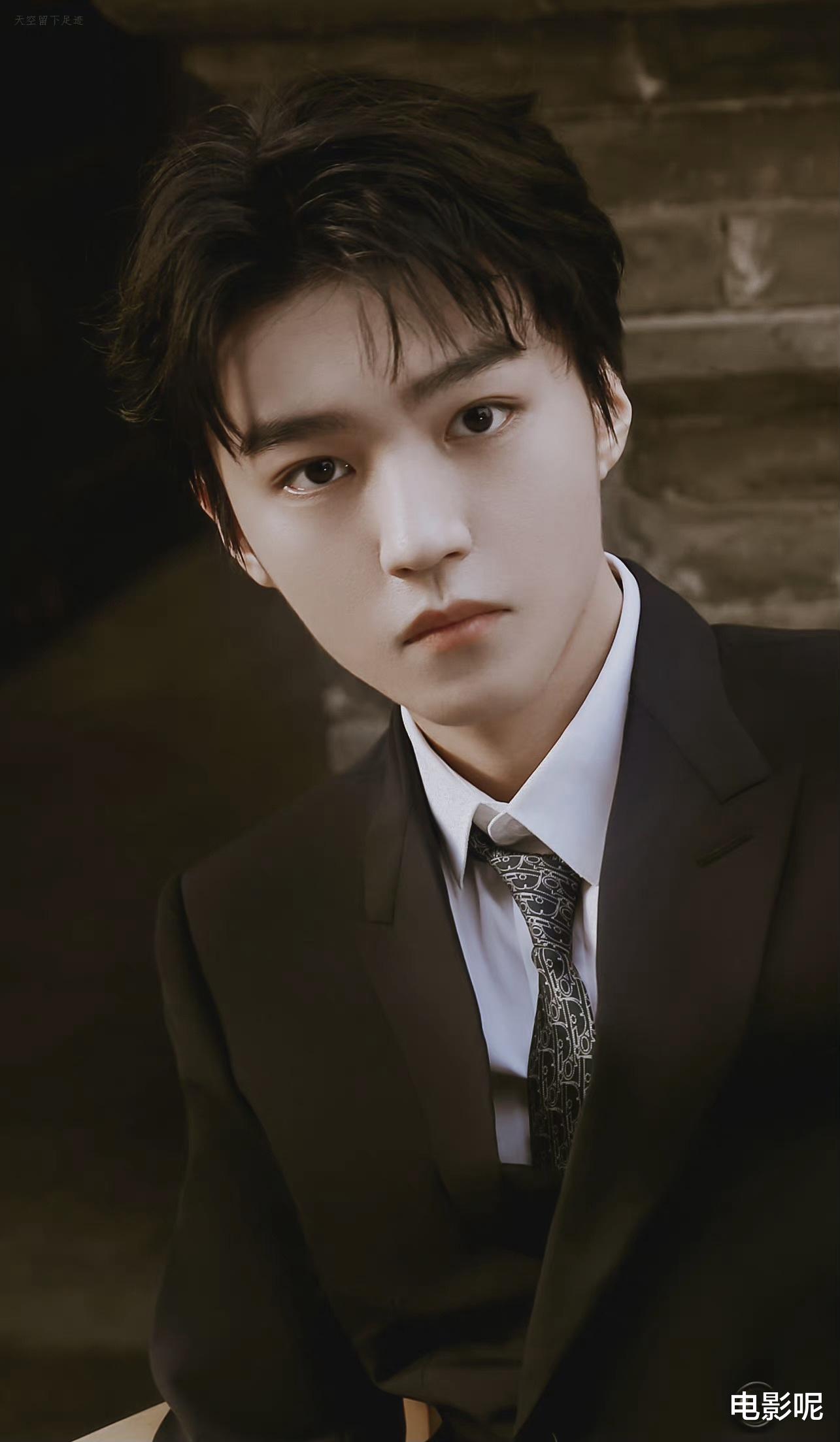 王俊凯|王俊凯新行程曝光，粉丝猜测是品牌活动，但官方却并未发放门票