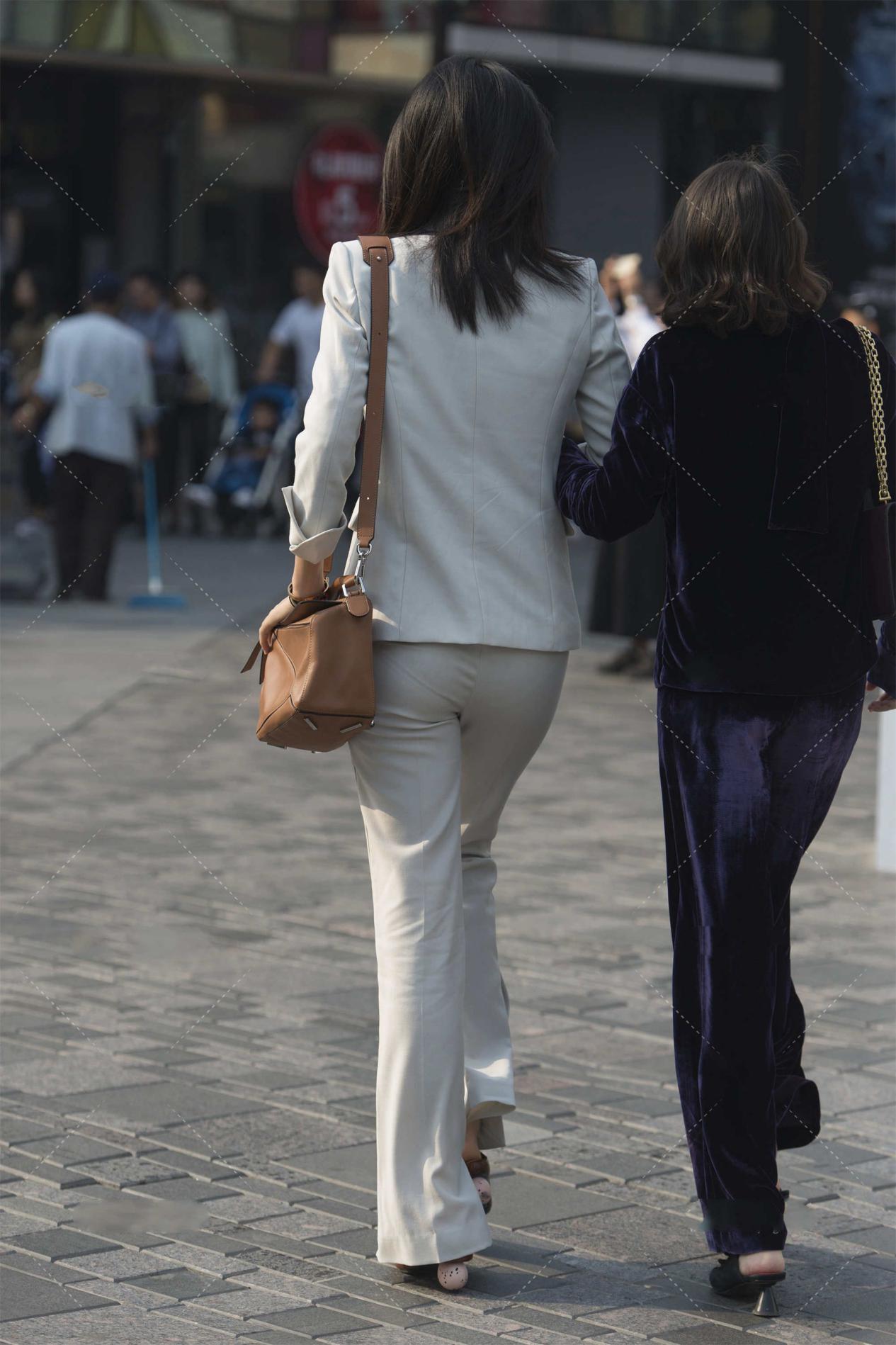 西装|大方得体的白色西服套装,专业范十足,时尚又洋气