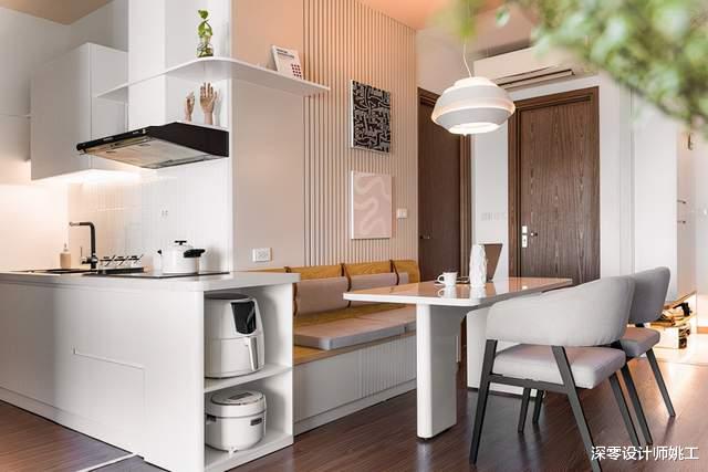 软装的力量果真强大！67㎡保留猪肝色地板，没想到完工后如此好看