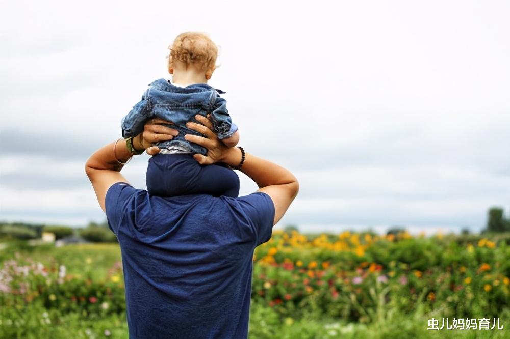 虫儿妈妈育儿|街头采访“离婚你跟谁”，孩子都选择跟妈妈，真是太务实了