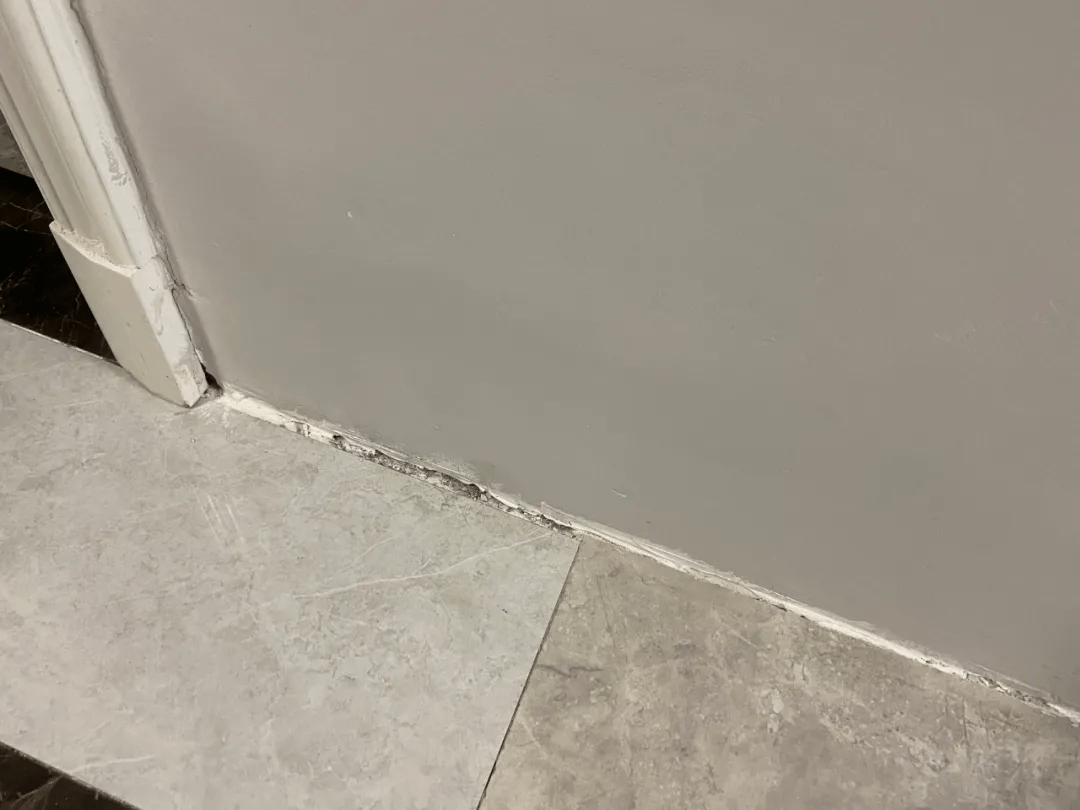 鲁商蓝岸新城入住不到一年，刚修完漏水，其它问题又来了