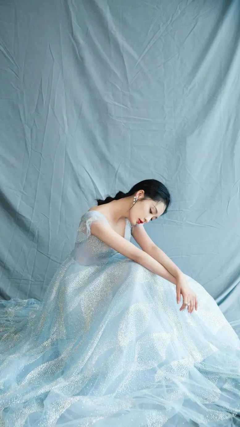 |明星壁纸李沁壁纸