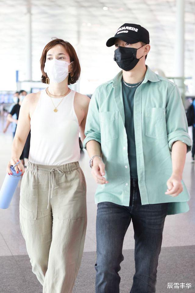 辰雪丰华|卢靖姗有身材就是任性,穿圆领“吊带背心”走机场,一点都不庸俗