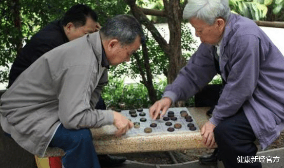 肝脏|男人若出现8处异常，别以为是体虚，可能是肝病到来的“信号”，尽早做肝CT