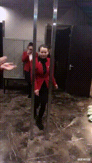 搞笑神回复|神回复:“为什么在农村不能得罪木匠呢?”网友:早晚用得上啊!