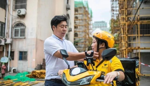 沪漂夫妻,边做外卖骑手边抗癌