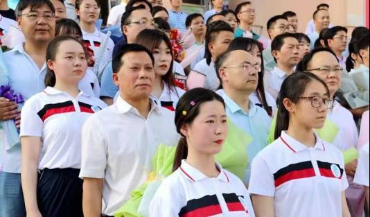 一更育儿|初中太认真会被“榨干”,到了高中就没了后劲?高中老师说出实话