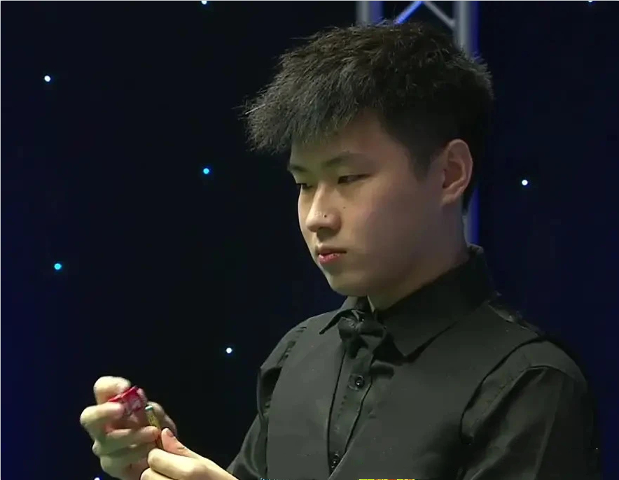 赵心童|8位中国选手惨遭首轮游！17岁小将惜败世界第一，赵心童打出173分