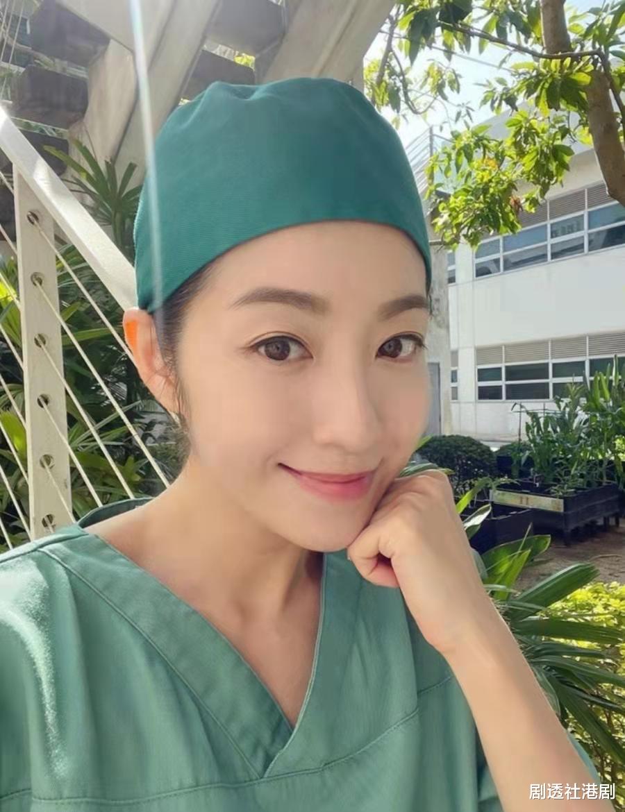 TVB|有心思！TVB《星空下的仁医》海报曝光，各演员真实童年照暗藏其中