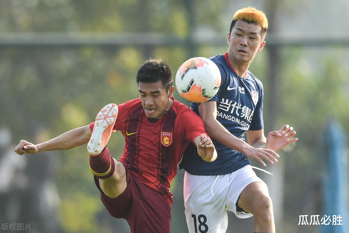 中超|30万年薪还怎么活？中超球员集体哭穷