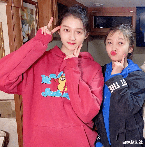 林妙可|22岁林妙可晒舞蹈视频,瘦脸成功颜值回春,身材略胖气质好像宝妈