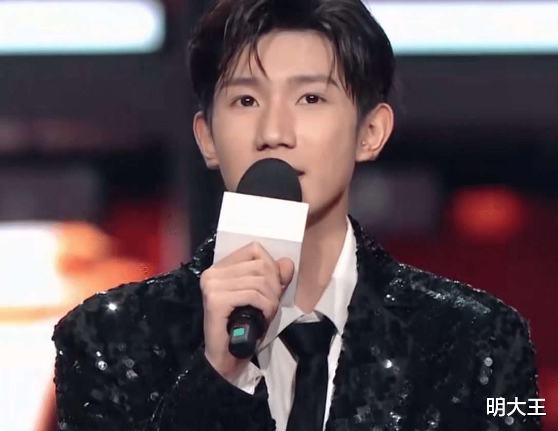 Angelababy|沸腾之夜并不沸腾,年轻艺人撑不起台面,收视率低于《突围》