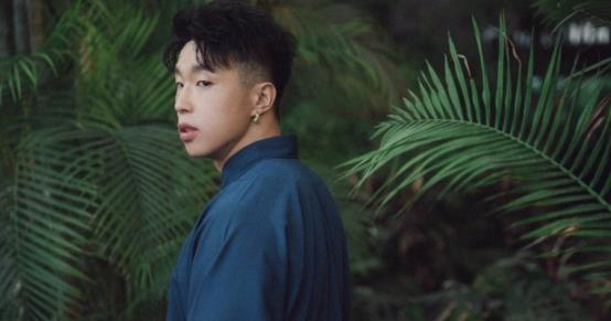 去不掉的个性|栾云平票数垫底遭淘汰坐冷板凳，被赞局气玩得起，与烧饼成对比