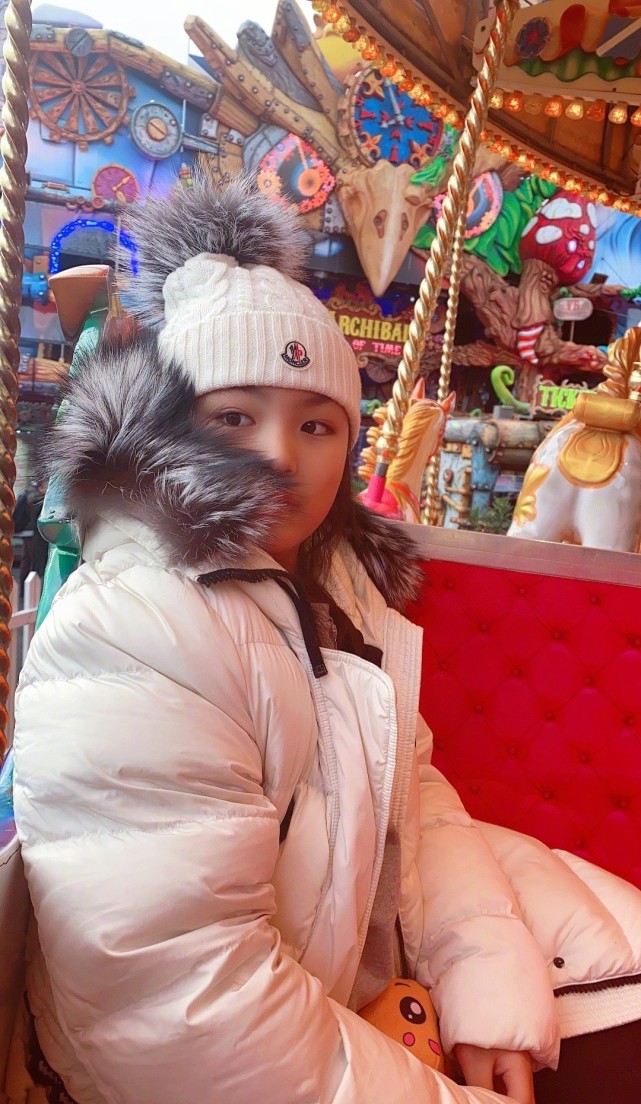 王诗龄|李湘带女儿三亚度假被偶遇，王诗龄身高直逼妈妈，母女同框似闺蜜