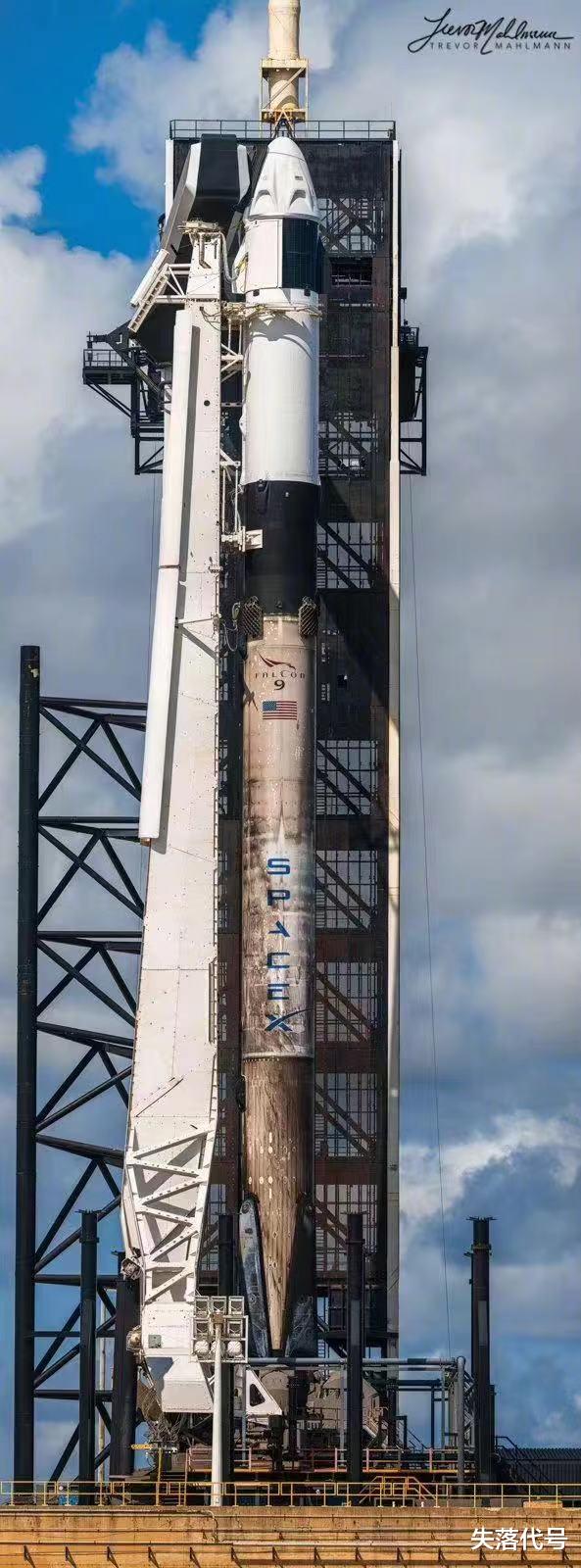 太空 这才是真正的钢铁侠，马斯克直接用2手飞船、3手火箭将4名平民送进了太空