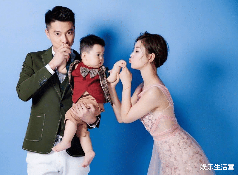 李小萌|李小萌分娩前夕和好友聚会，聚完直接入院待产，老公王雷全程陪护