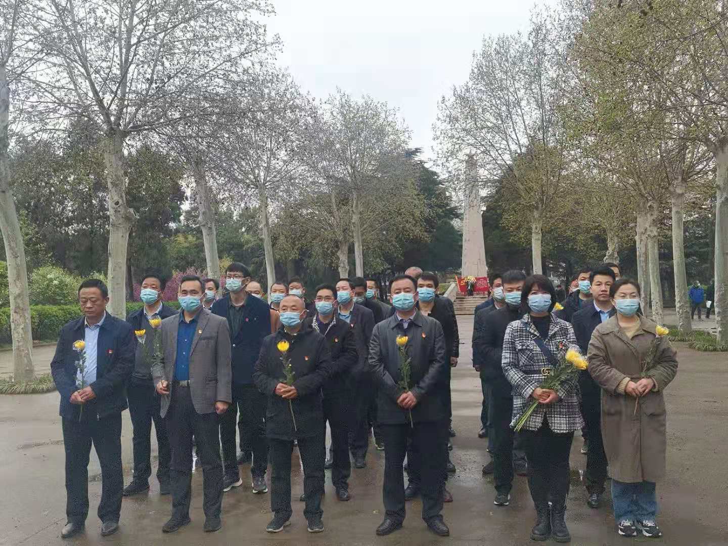 直播许昌 禹州市煤炭局组织开展清明节祭奠英烈活动