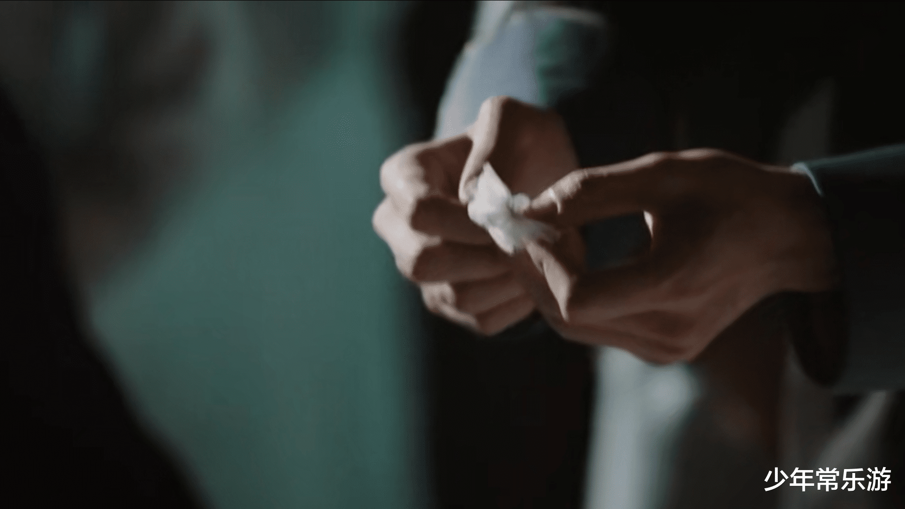 如懿传|如懿传:卫嬿婉和海兰是如何发现凌云彻喜欢如懿的?