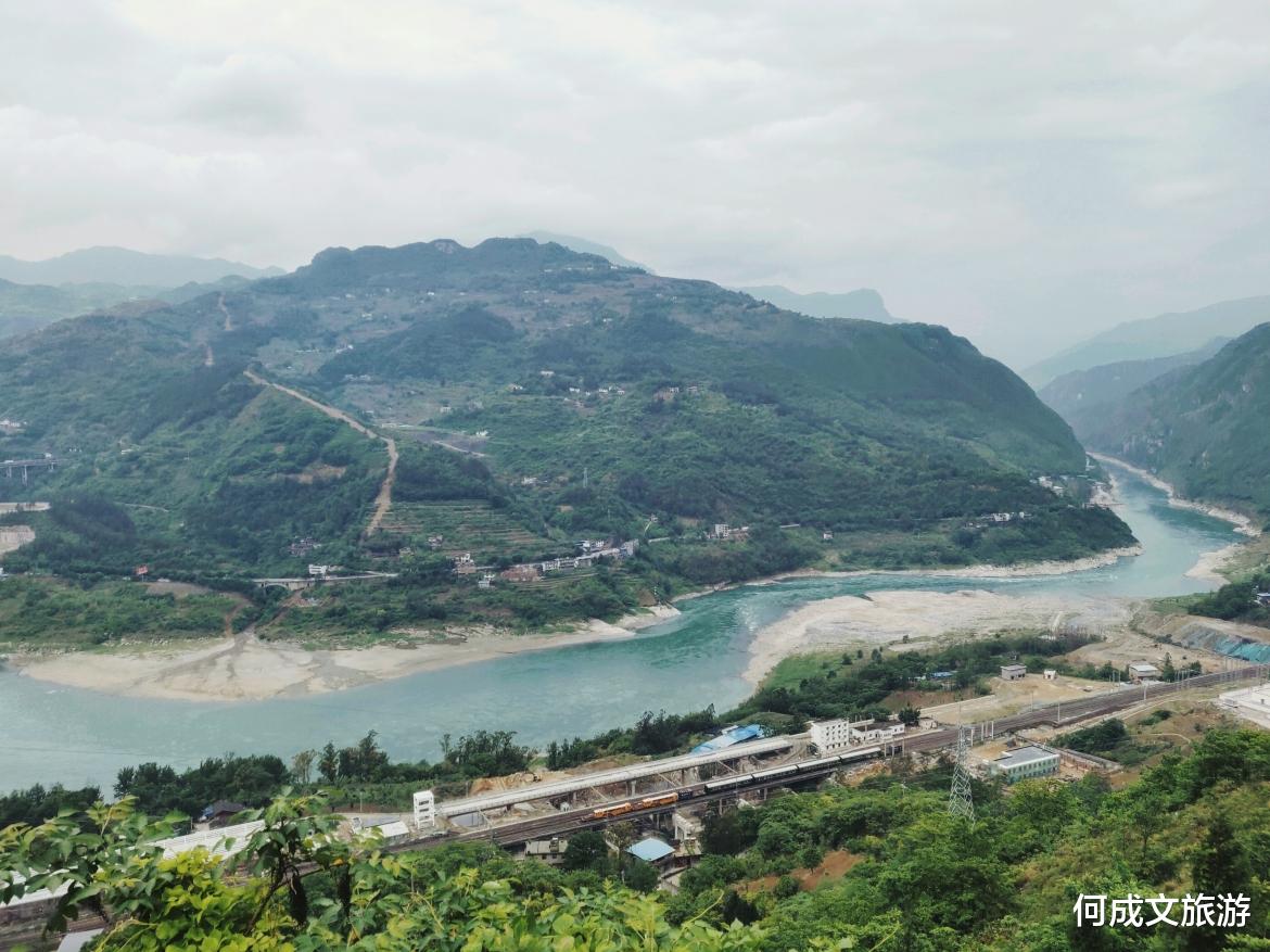 湖州|重庆“奢侈”的小镇，遍地欧式酒店却少有游客，如今现状如何？