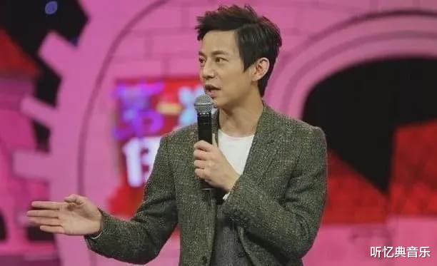 何炅|何炅不再扛锅，深夜回应央视批评，彻底撕下娱乐圈的遮羞布