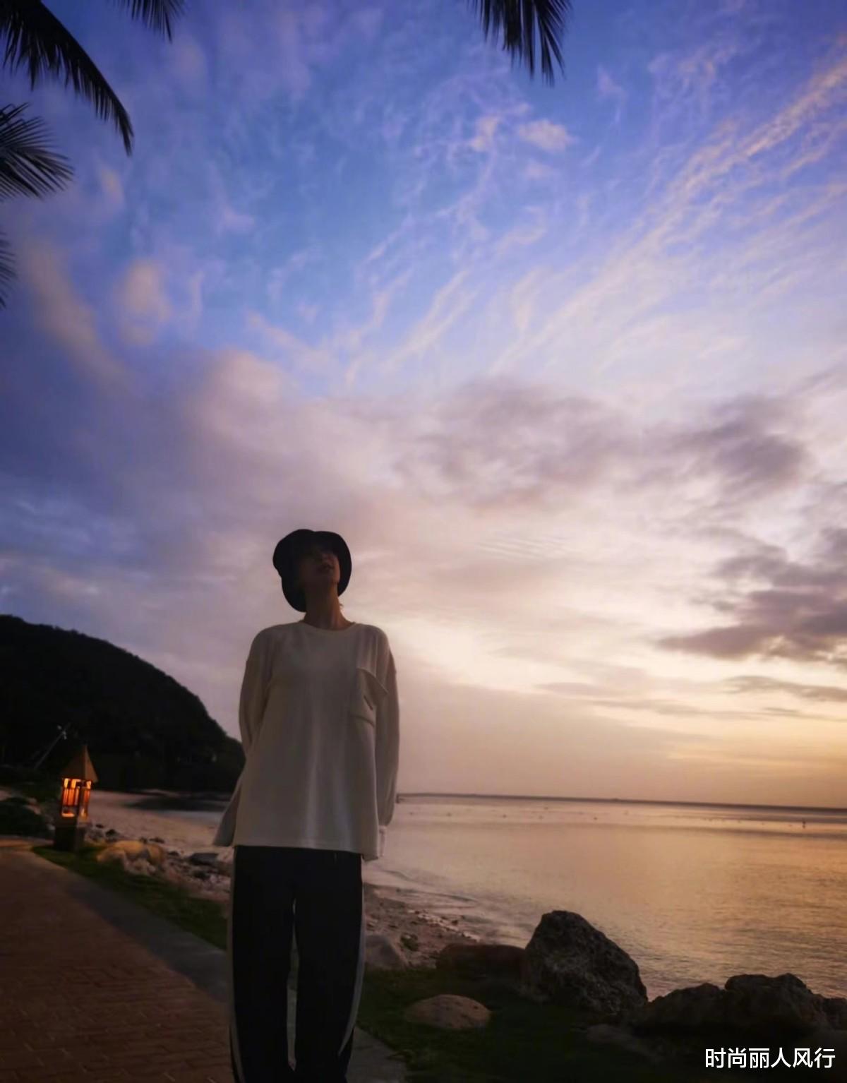 刘玉翠|杨紫越来越美了!近照曝光穿休闲装更亮眼,怼脸自拍都能美回巅峰