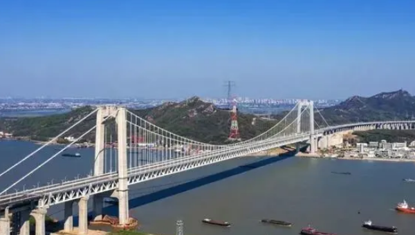阳光语言矫正说|江苏“超级工程”问世！砸68亿设双八车道，填补世界桥梁三项空白