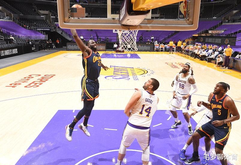 籃網(wǎng)隊|勇士巨頭官宣退賽！湖人10大數(shù)據(jù)全占優(yōu)，詹皇秀9米三分雪上加霜