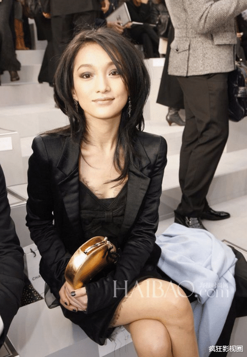 周迅|三金影后“周一条”：10任前男友，卖唱被打掉门牙，穿地摊货领奖