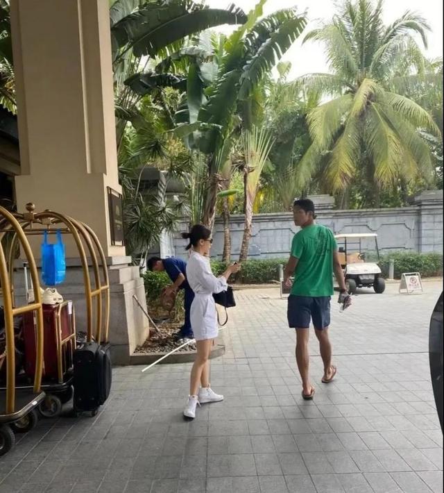 撞脸|这对CP成真了？王子文吴永恩甜蜜逛街被偶遇 网友：这个月第三次了