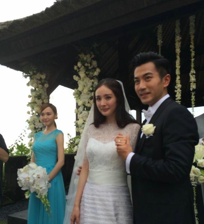 表情包|人前好闺蜜，人后是死敌？这6对娱圈“塑料姐妹”，真是一场笑话