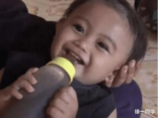 缘一同学 2年前那个出生后，没钱喝奶粉喝咖啡的印尼女婴，现状如何？
