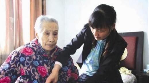 小雪妈妈育儿|“啃女”在二胎家庭中蔓延，比重男轻女更扎心，不少父母视而不见