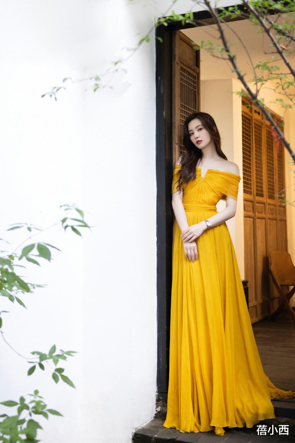 蓓小西|吴奇隆的小娇妻刘诗诗真是太漂亮了,穿黄色连衣裙,气质一等一