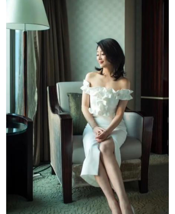 殷桃|她年轻时就迷死大片男人，不结婚不生孩子，如今41岁美的太不像话