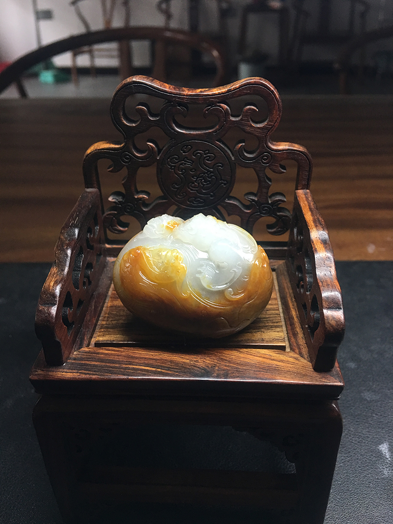 玉雕|心怀至诚，于闹市繁华中修持自我——记青年玉雕艺术家赵合先生