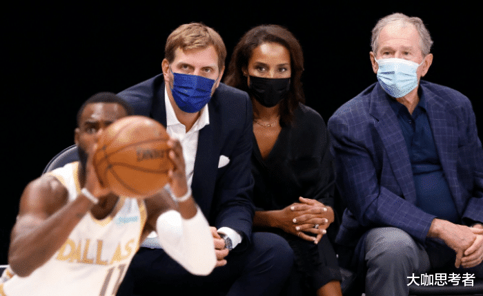 德克·诺维茨基|43岁诺维茨基现身NBA，大肚腩太抢镜，小12岁黑人娇妻陪伴左右