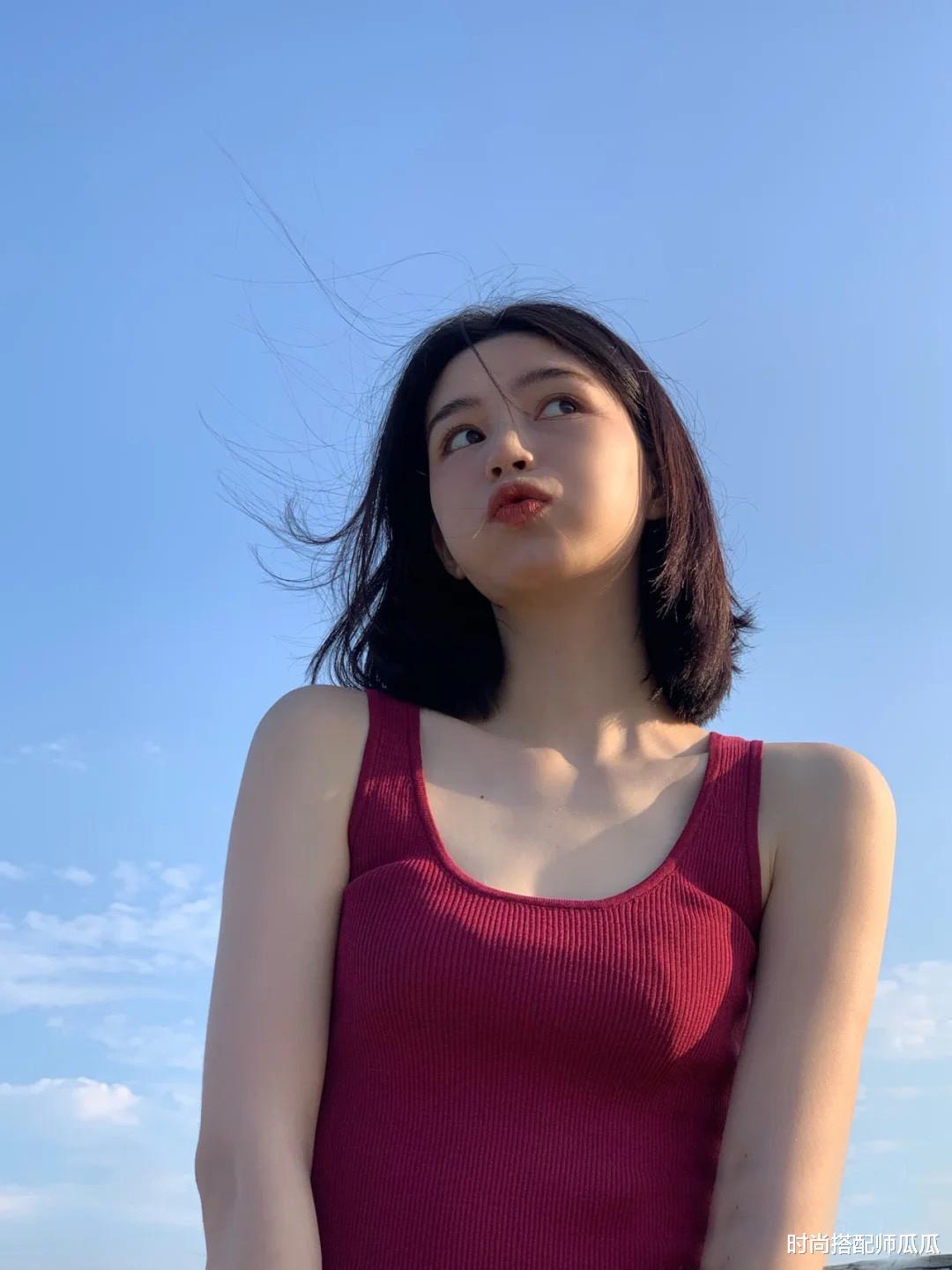 发型|?女人头发别瞎剪，今夏流行这3款“发型”，时髦高级显脸小