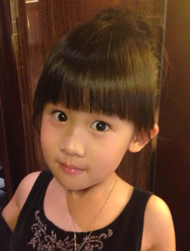 贝儿|12岁的小贝儿，竟然长成了陆毅的翻版，孩子的外貌走向难以预料啊