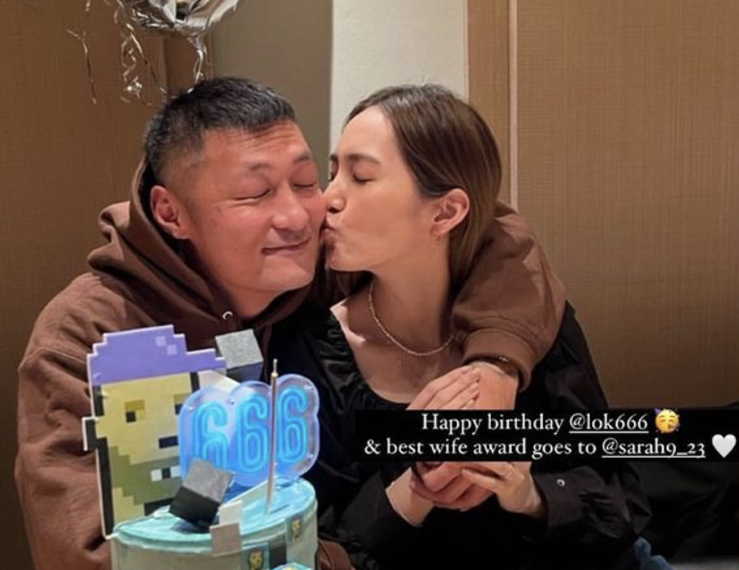 余文乐|40岁余文乐晒照庆生，获娇妻献吻满脸得意，但抬头纹抢镜略显沧桑