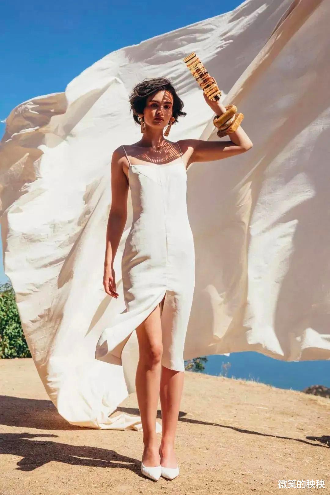 微笑的秧秧|凯特王妃低调乖巧，卡米拉高调“恩爱秀”，小白裙的魅力无人可挡